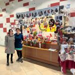 Los adornos navideños creados por los residentes de la residencia en el Mercadillo Benéfico de Ponferrada