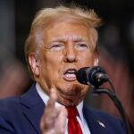 Trump exige a la UE compras "a gran escala" de petróleo y gas a EE.UU. para evitar aranceles