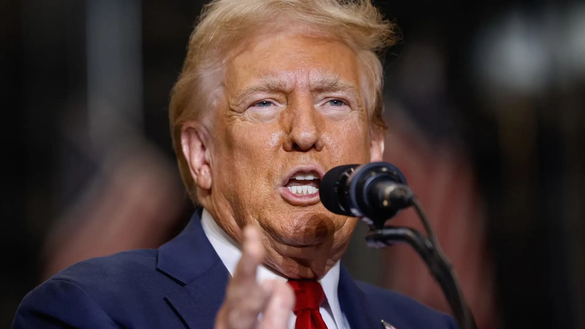 Trump exige a la UE compras "a gran escala" de petróleo y gas a EE.UU. para evitar aranceles