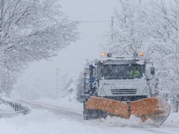 El Estado activa 152 m&aacute;quinas quitanieves ante la previsi&oacute;n de nevadas en Catalu&ntilde;a