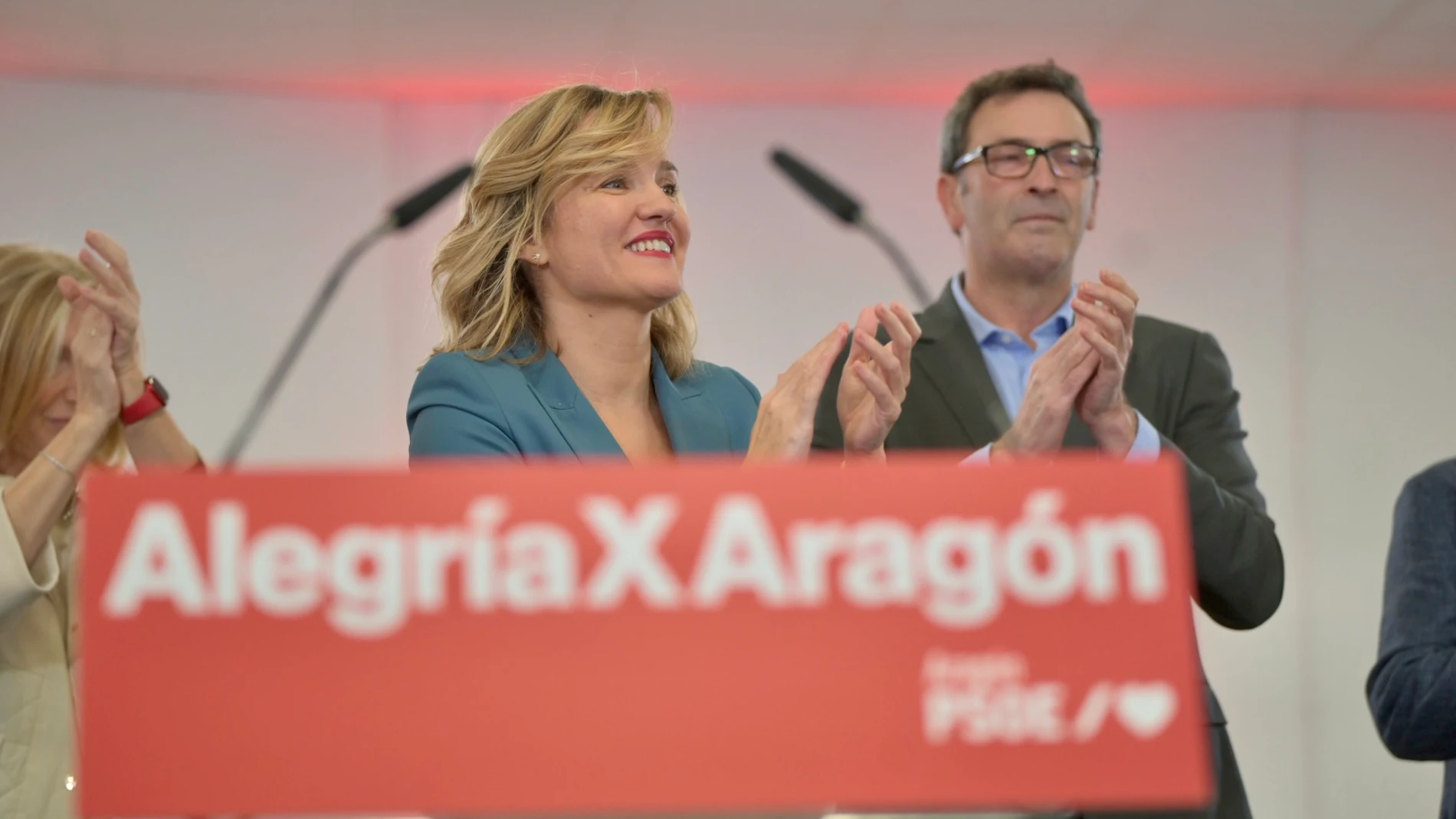 La ministra de Educación, Formación Profesional y Deportes, Pilar Alegría, durante un acto donde ha anunciado su candidatura a liderar el PSOE de Aragón, a 21 de diciembre de 2024, en La Zaida, Zaragoza, Aragón (España). Alegría ha presentado su candidatura a la Secretaría General del PSOE de Aragón para suceder a Javier Lambán, secretario general del partido desde 2012 y que no se presenta a la reelección. La ministra es la primera en hacer oficial su candidatura, pero todo apunta a que no s...