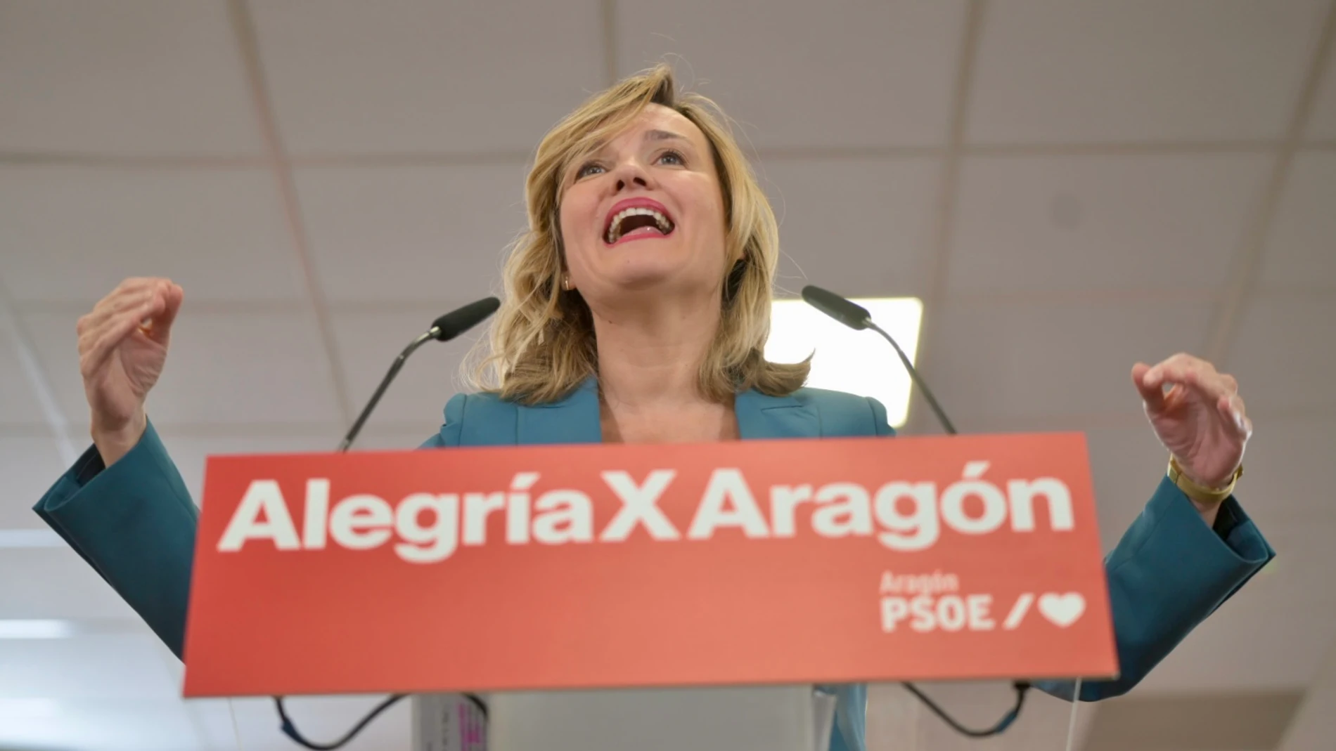 La ministra de Educación, Formación Profesional y Deportes, Pilar Alegría, interviene durante un acto donde ha anunciado su candidatura a liderar el PSOE de Aragón, a 21 de diciembre de 2024, en La Zaida, Zaragoza, Aragón (España). Alegría ha presentado su candidatura a la Secretaría General del PSOE de Aragón para suceder a Javier Lambán, secretario general del partido desde 2012 y que no se presenta a la reelección. La ministra es la primera en hacer oficial su candidatura, pero todo apunta...