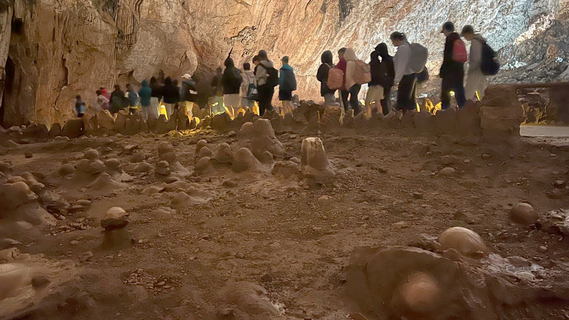 Visitas a la Cueva de Valporquero