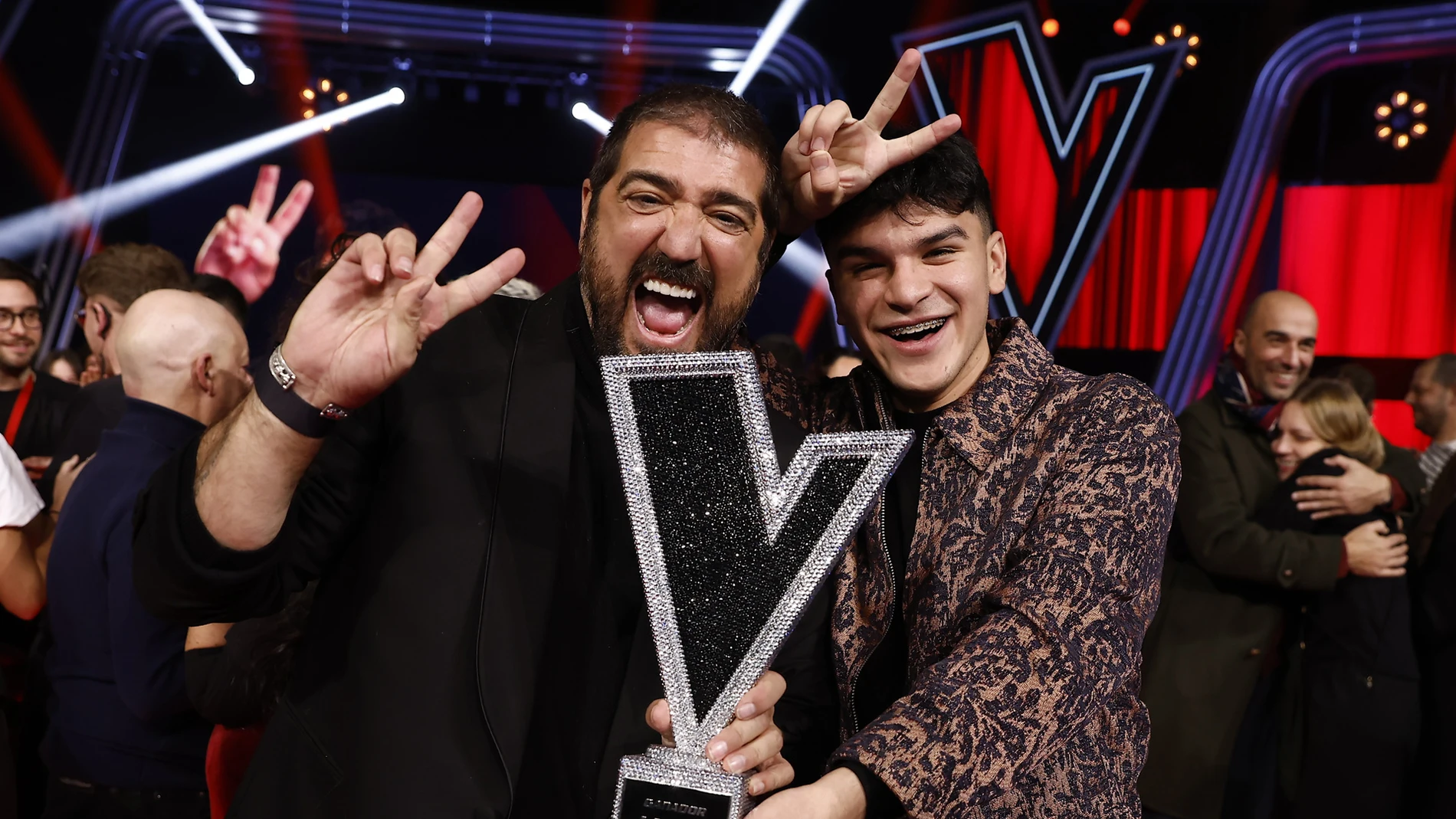 Manuel Ayra revoluciona "La Voz" y se corona como el gran ganador