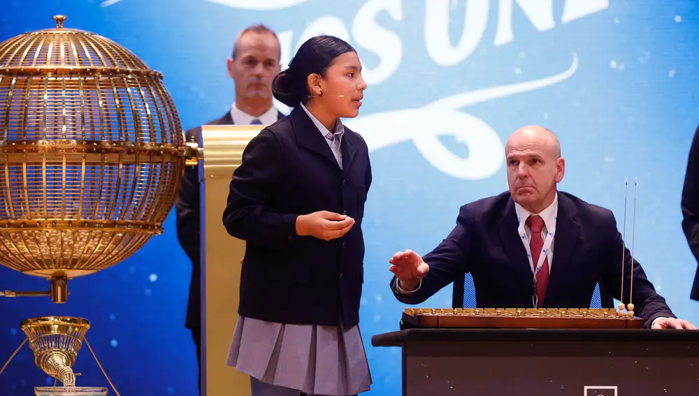 Sorteo de la lotería de Navidad. Premio Gordo cantado en falso . @Gonzalo Pérez Mata