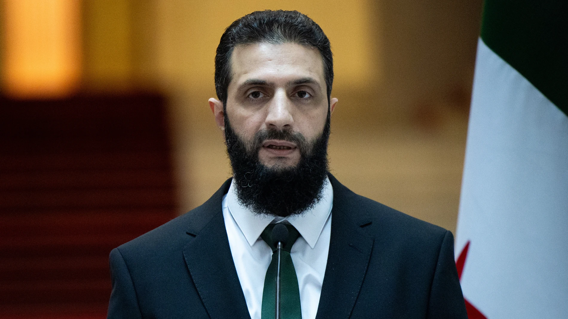 Damascus (Syrian Arab Republic), 22/12/2024.- A handout photo made available by the Turkish Foreign Ministry Press Office shows Syria's rebel leader Ahmed al-Sharaa, also known as Abu Mohammed al-Jolani, attending a press conference after a meeting with Turkish Foreign Minister Fidan in Damascus, Syria, 22 December 2024. (Siria, Turquía, Damasco) EFE/EPA/TURKISH FOREIGN MINISTRY PRESS OFFICE HANDOUT HANDOUT EDITORIAL USE ONLY/NO SALES