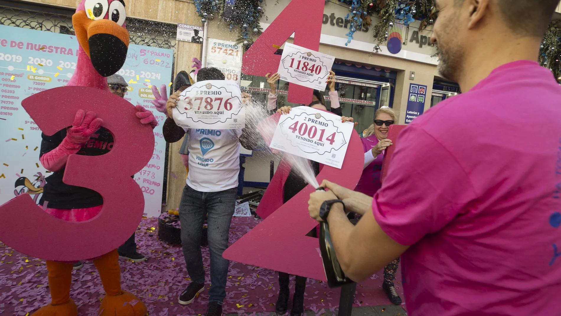 Trabajadores de la administración El Perolo celebran los premios concedidos