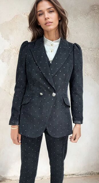 Traje brillos.