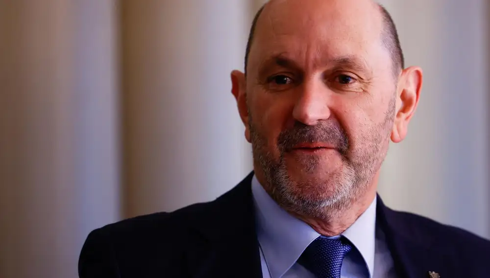 Fútbol.- Rafael Louzán recibe la Medalla de Oro de la Real Federación Gallega de Fútbol