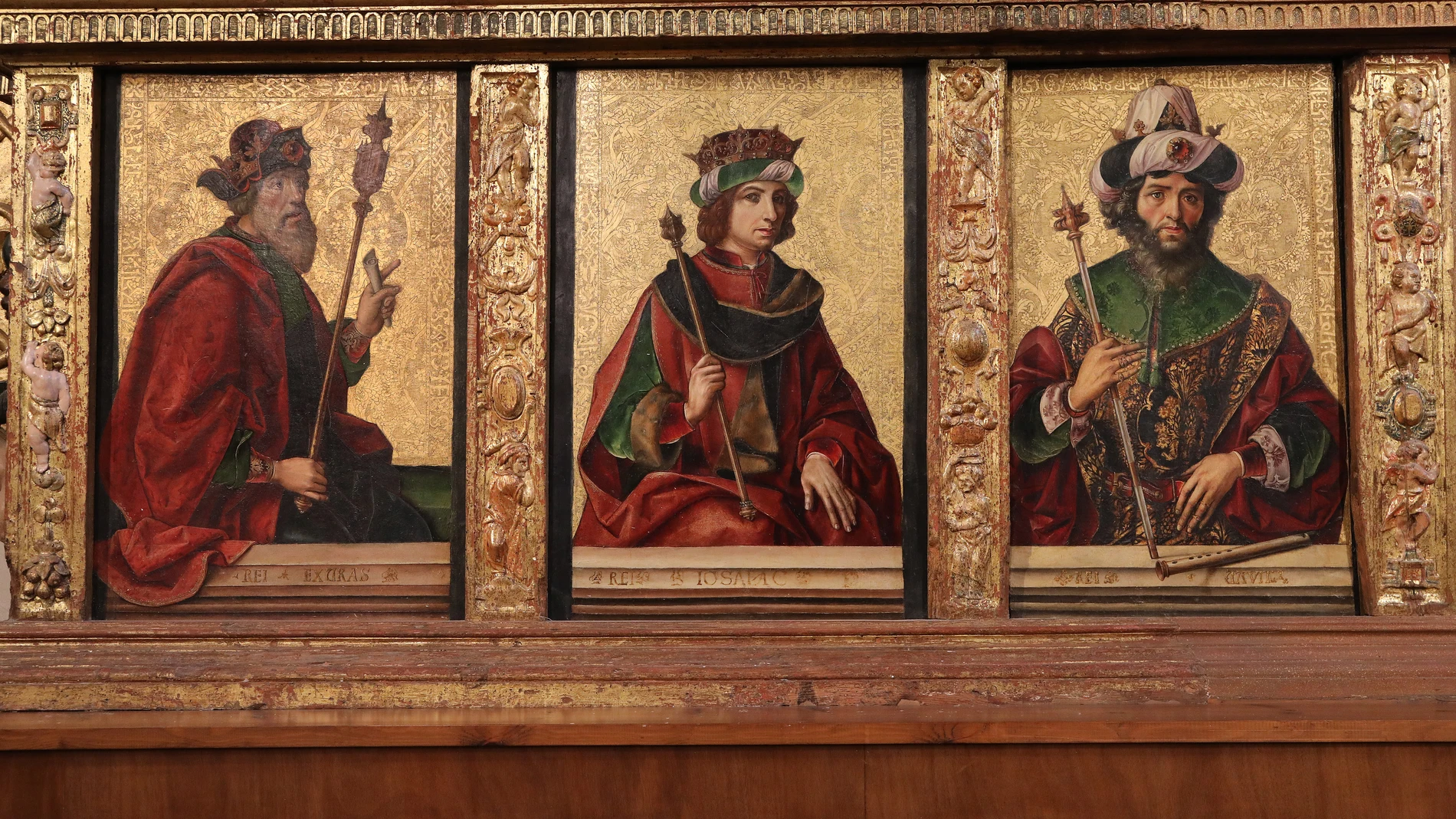 Retablo del altar mayor con pinturas de Pedro Berruguete en la iglesia de Santa Eulalia en Paredes de Nava (Palencia) que forma parte del proyecto'Museo Campos del Renacimento'