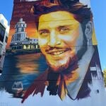 Del mural a una calle: Isla Cristina se rinde a Manu Carrasco 