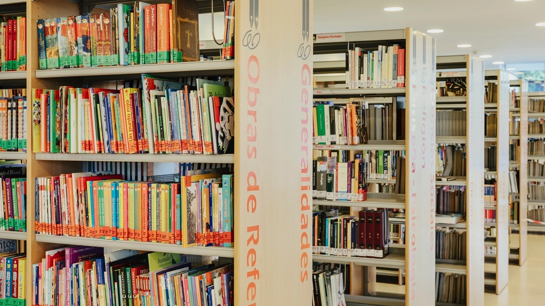 Las bibliotecas públicas de Sevilla no tienen personal