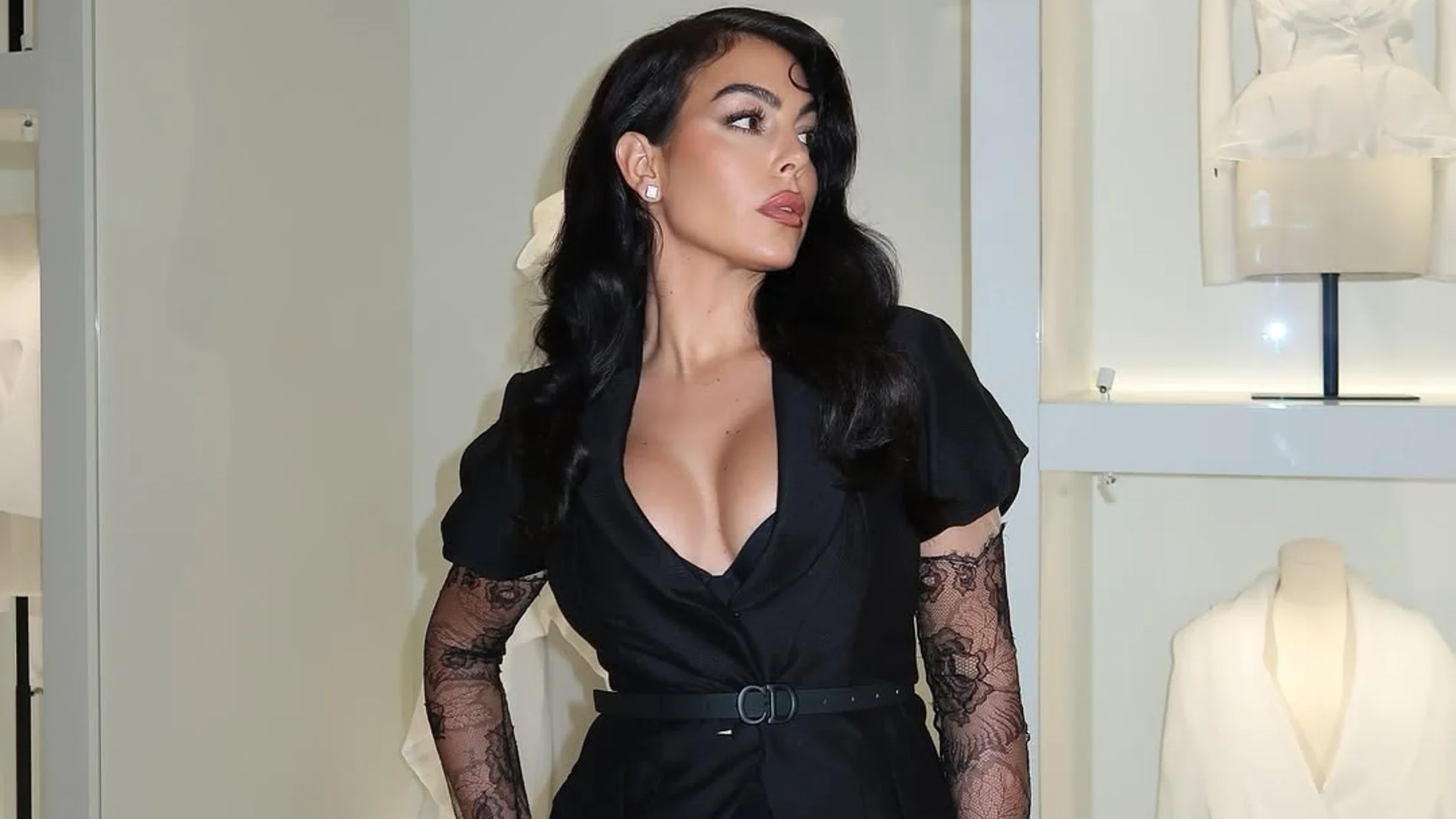 Georgina Rodríguez con vestido de Dior vintage.