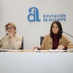 La vicepresidenta de la Diputación, Ana Serna, y la diputada de Administración General y Hacienda, Marina Sáez, en la rueda de prensa de hoy presentado los presupuestos de la Diputación de Alicante