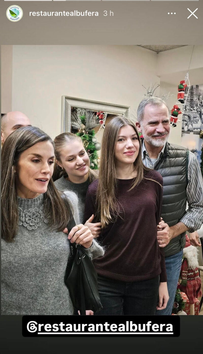 Los Reyes y sus hijas en Valencia.