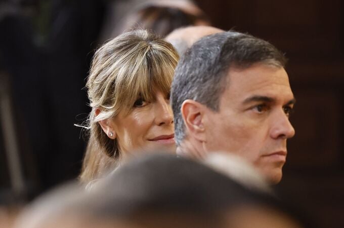 El presidente del Gobierno, Pedro Sánchez, y su esposa, Begoña Gómez