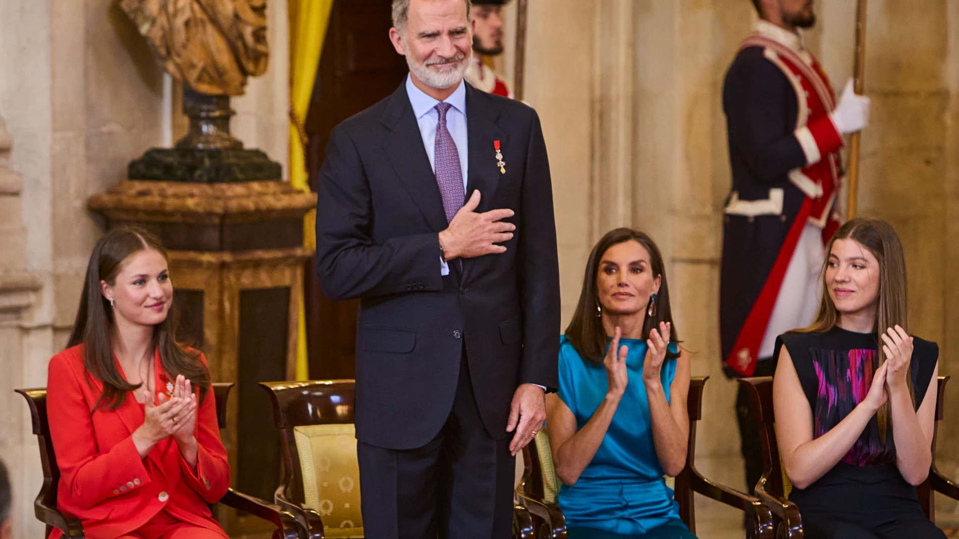 Felipe VI, en el décimo aniversario de su proclamación, con la Reina Letizia, la Princesa Leonor y la Infanta Sofía