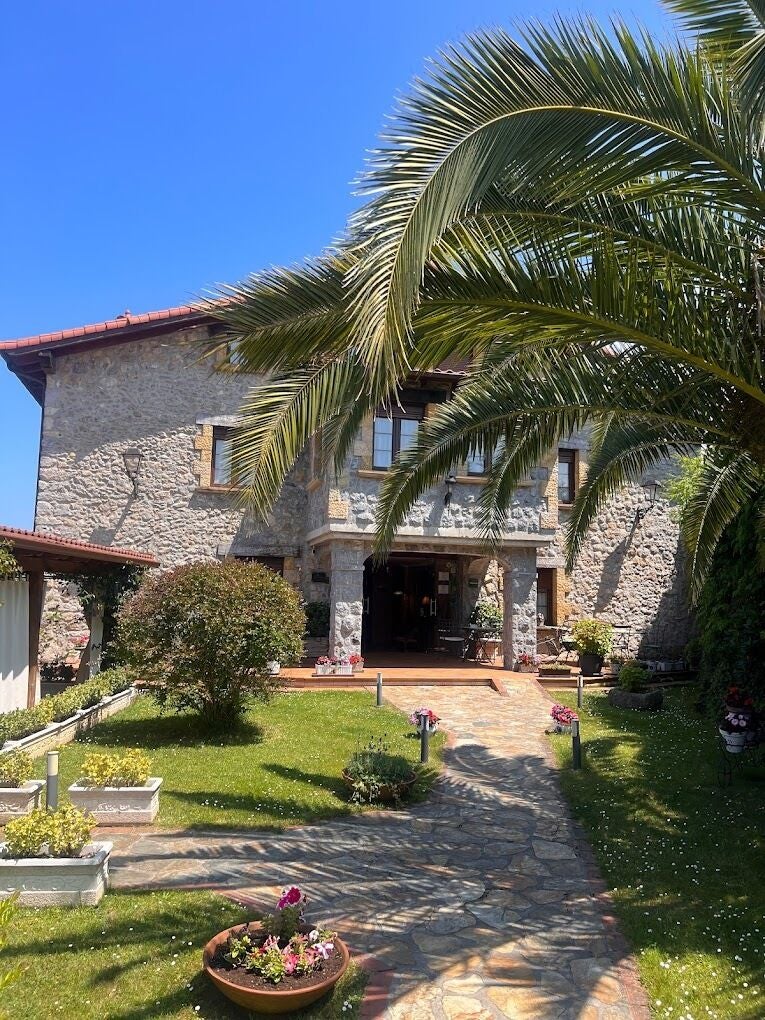  La Casona del Carmen (Cantabria)