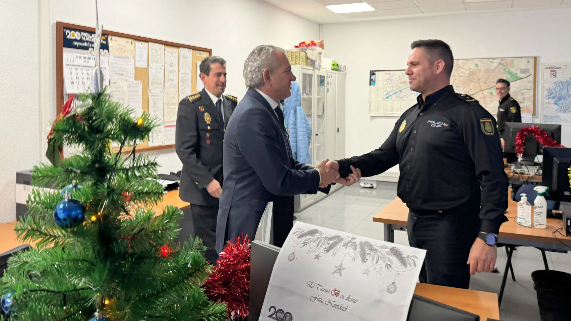 Nicanor Sen visita a la Policía Nacional en León