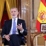 Fotografías de Su Majestad el Rey durante el Mensaje de Navidad 2024