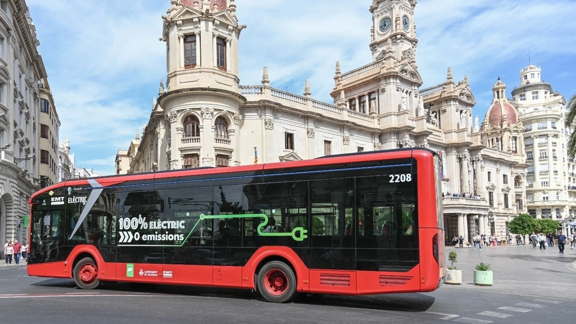 Autobús de la EMT REMITIDA / HANDOUT por AYTO Fotografía remitida a medios de comunicación exclusivamente para ilustrar la noticia a la que hace referencia la imagen, y citando la procedencia de la imagen en la firma 24/12/2024