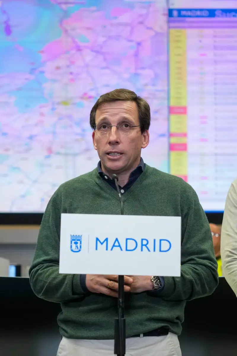 Martínez Almeida felicita la Navidad a servicios municipales