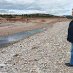 El alcalde contempla el barranco a la altura de Rafòl
