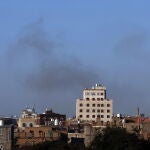 Israel responde al ataque hutí con misiles contra Tel Avid del sábado