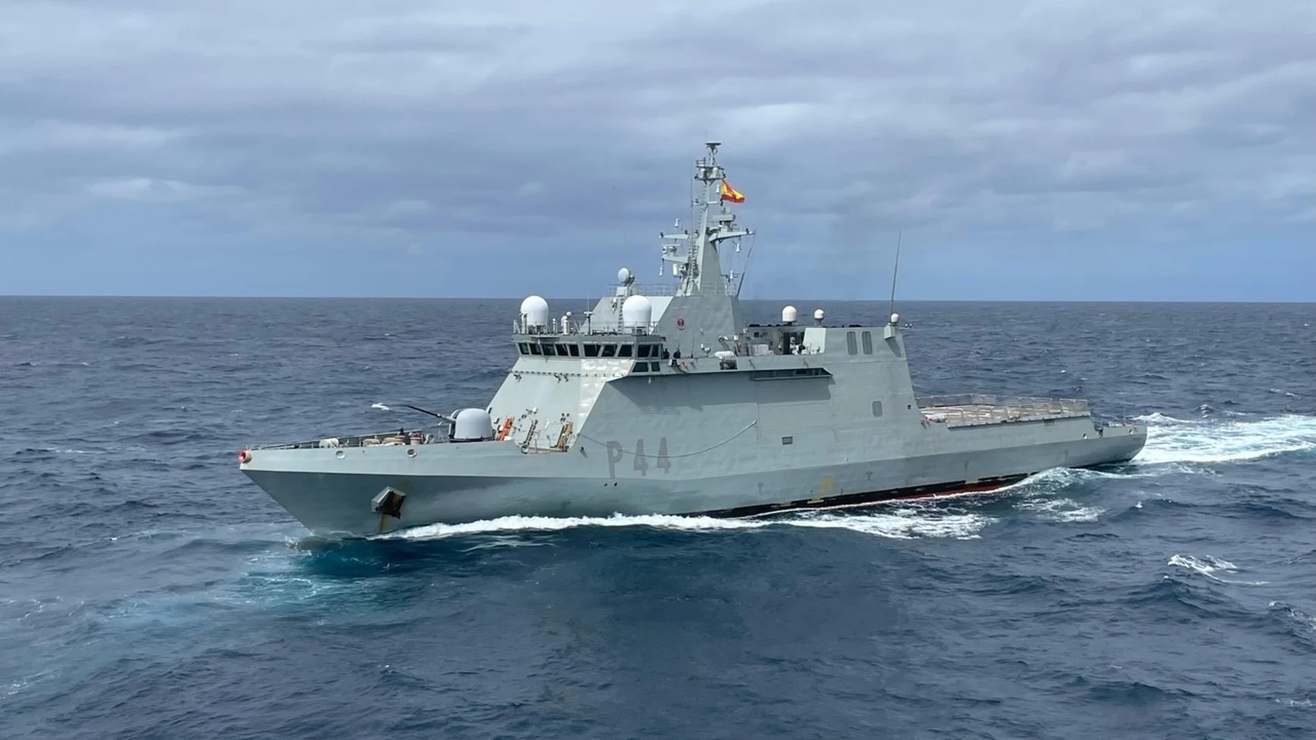 El BAM Tornado de la Armada realiza tareas de vigilancia y control en el Estrecho de Gibraltar