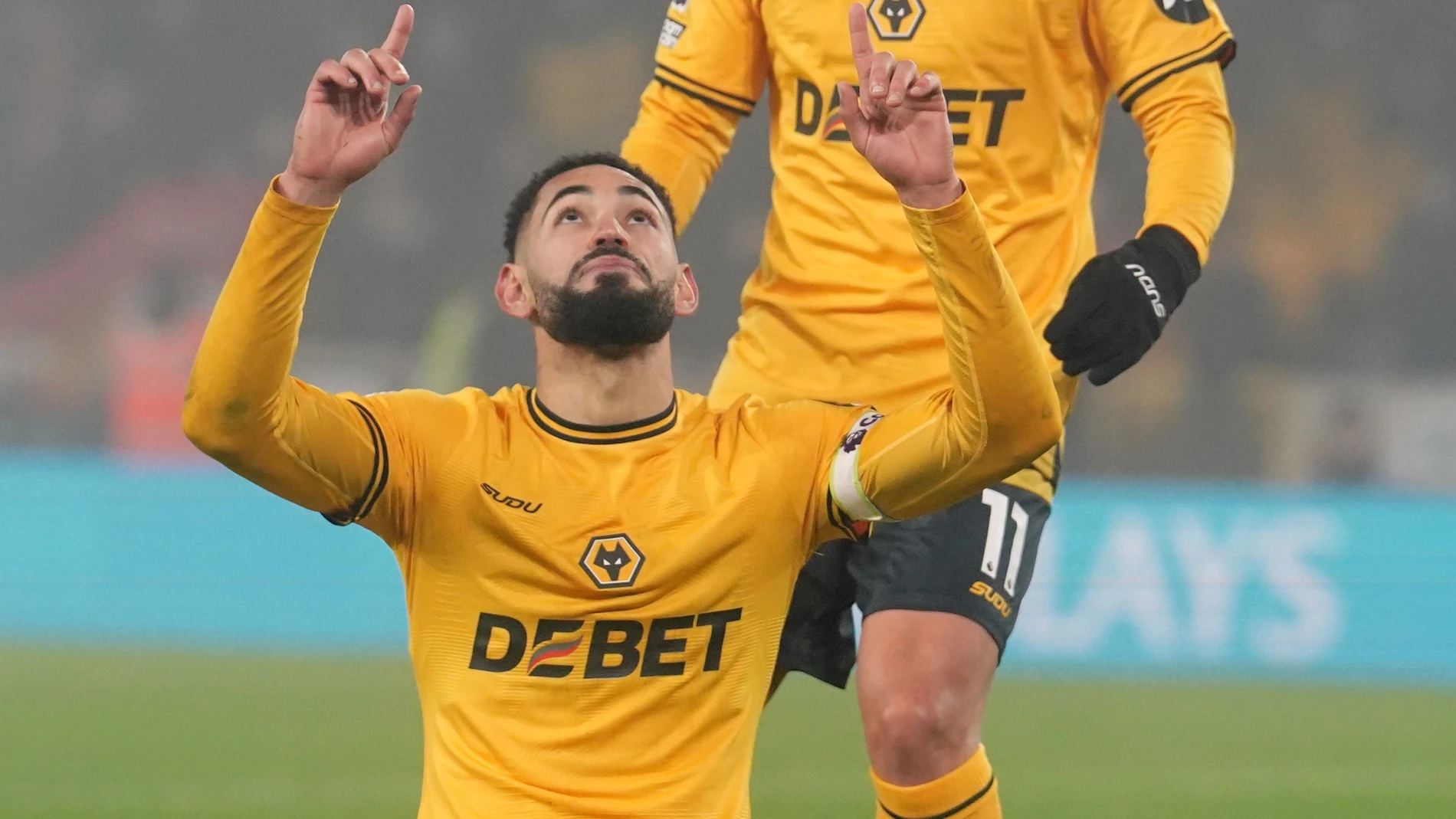26 December 2024, United Kingdom, Wolverhampton: Wolverhampton Wanderers' Matheus Cunha (L) celebrates his sides second goal scored by Wolverhampton Wanderers' Hwang Hee-Chan during the English Premier League soccer match between Wolverhampton Wanderers and Manchester United at Molineux Stadium. Photo: David Davies/PA Wire/dpa 26/12/2024 ONLY FOR USE IN SPAIN
