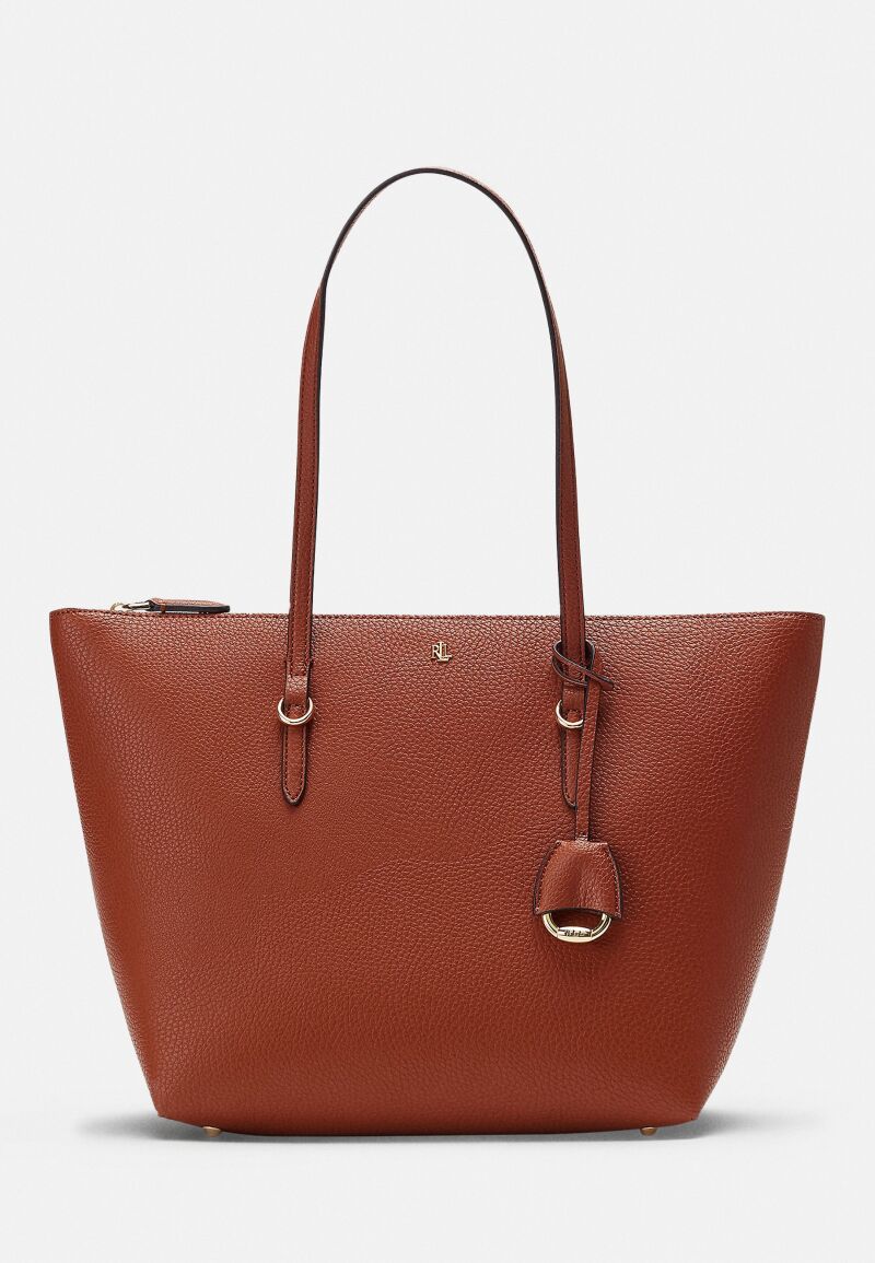 Color de bolso de las mujeres elegantes. 