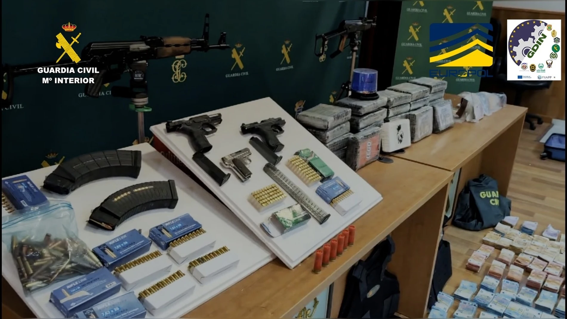 Macroperación de la Guardia Civil en Andalucía: detienen armas de guerra a una organización dedicada al narcotráfico