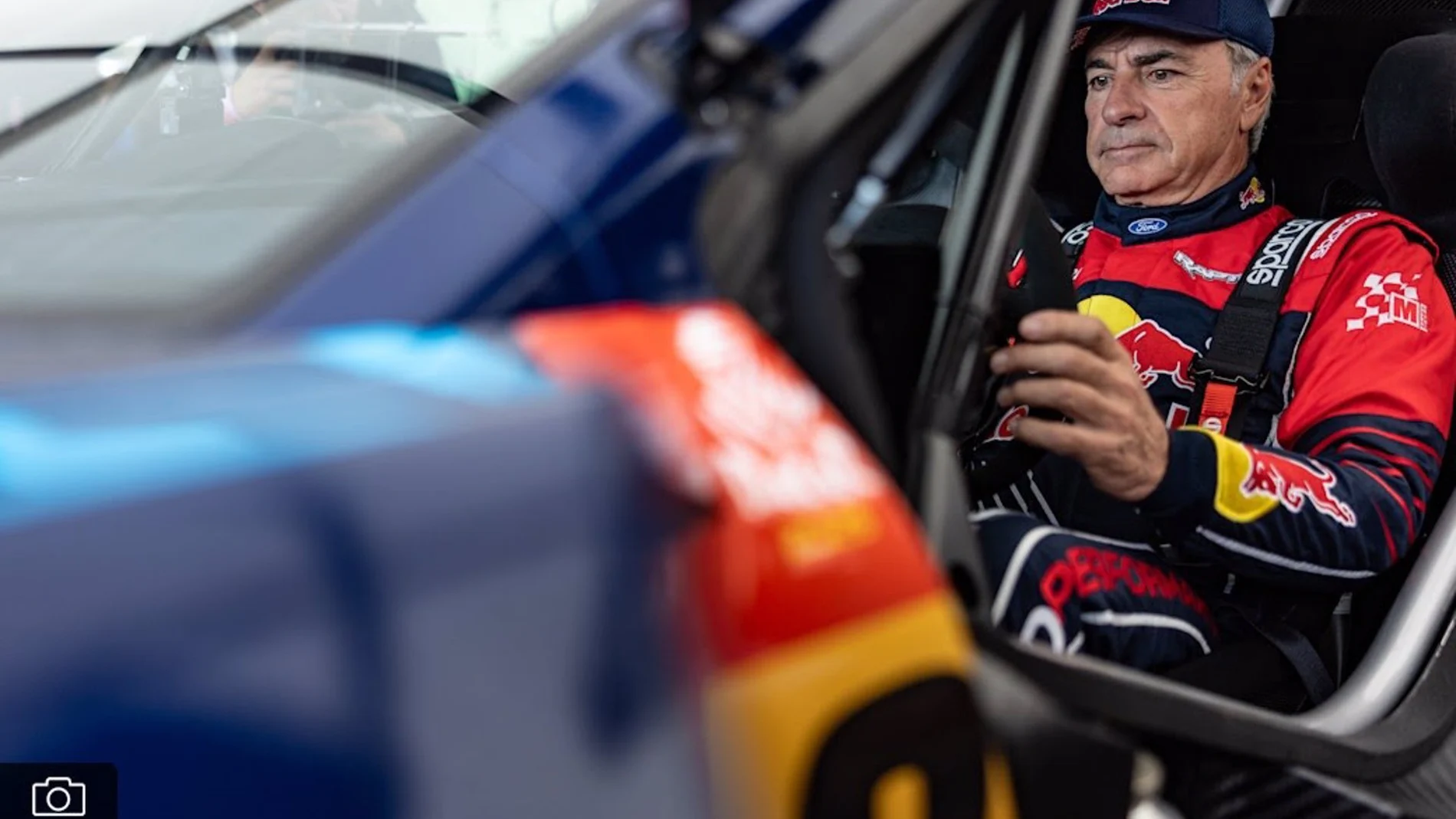 Carlos Sainz, al volante del Ford Raptor T1+