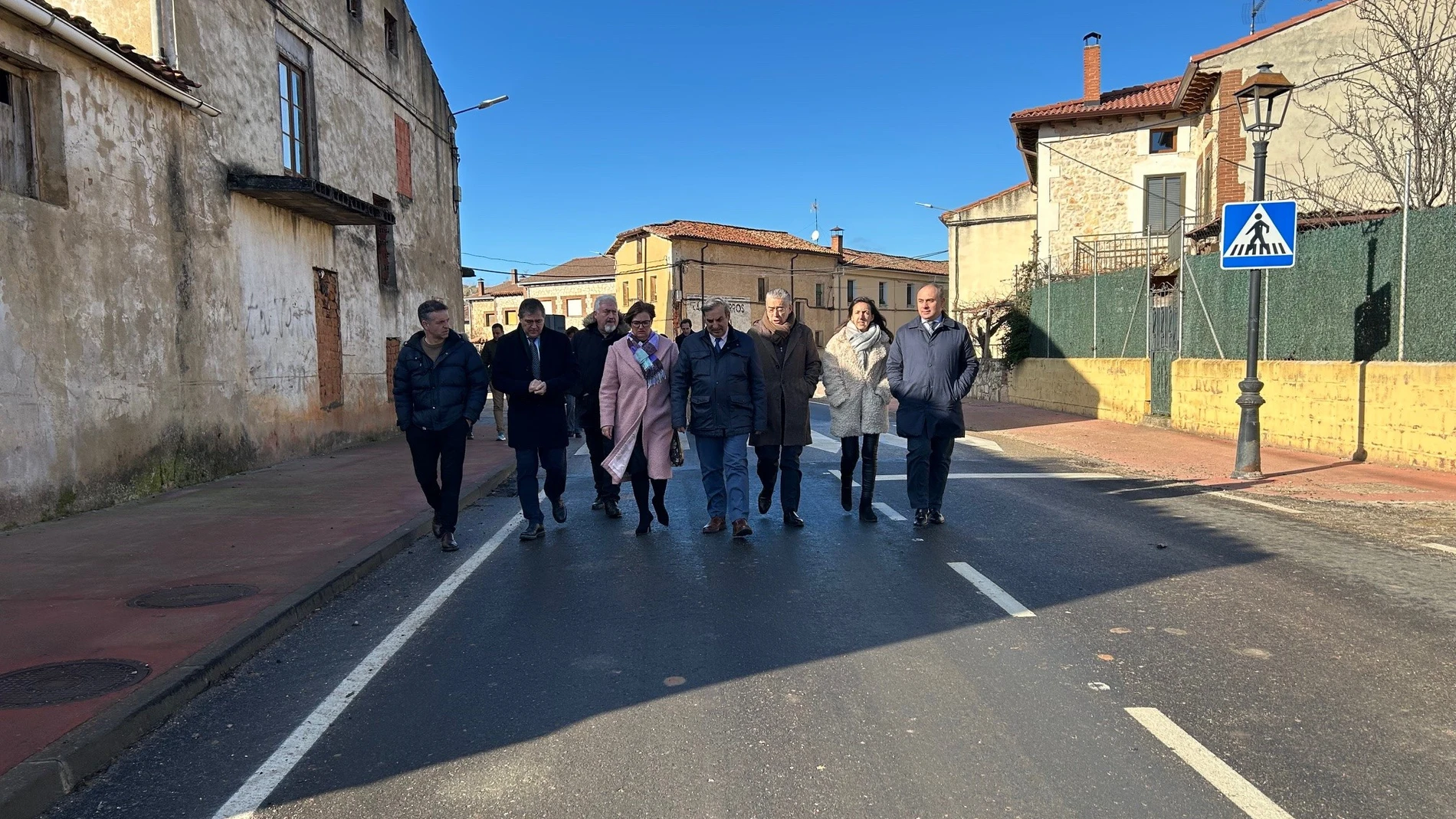 Sanz Merino visita la carretera BU-921 para comprobar cómo ha quedado tras los trabajos de mejora y acondicionamiento