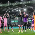 Los futbolistas del Eldense tras un partido