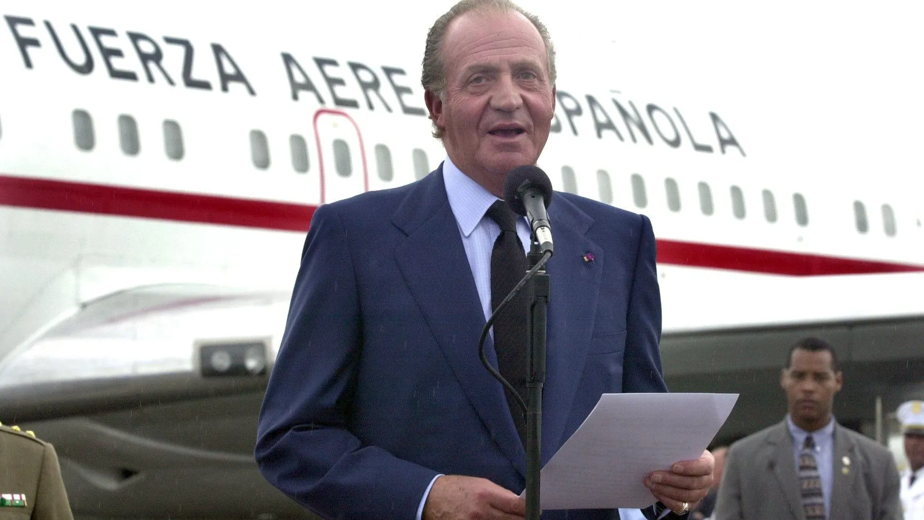 El Rey Don Juan Carlos de Borbón pronuncia unas palabras a su llegada hoy a Panamá para asistsir a la X Cumbre Iberoamericana de Jefes de Estado y de Gobierno.