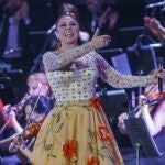 La tonadillera Isabel Pantoja durante el concierto que ha ofrecido ese sábado en Zaragoza, con motivo de la Gira de 50 Aniversario. 
