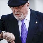 El excomisario José Villarejo a su llegada a la Audiencia Nacional, que juzga al expolicía junto al exconsejero de OHL Javier López Madrid, por la supuesta contratación del excomisario para hostigar a la dermatóloga Elisa Pinto, con quien el empresario mantenía un conflicto privado.-