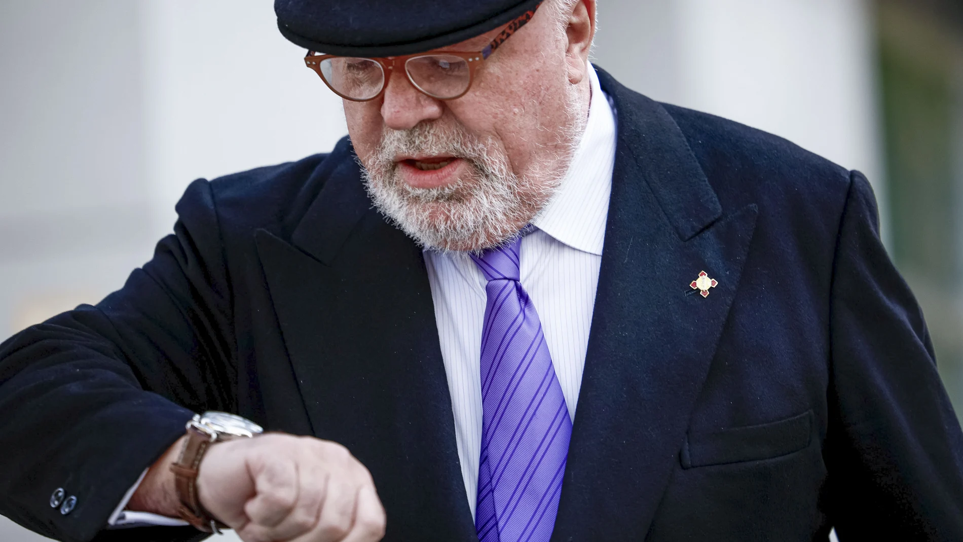 El excomisario José Villarejo a su llegada a la Audiencia Nacional, que juzga al expolicía junto al exconsejero de OHL Javier López Madrid, por la supuesta contratación del excomisario para hostigar a la dermatóloga Elisa Pinto, con quien el empresario mantenía un conflicto privado.-