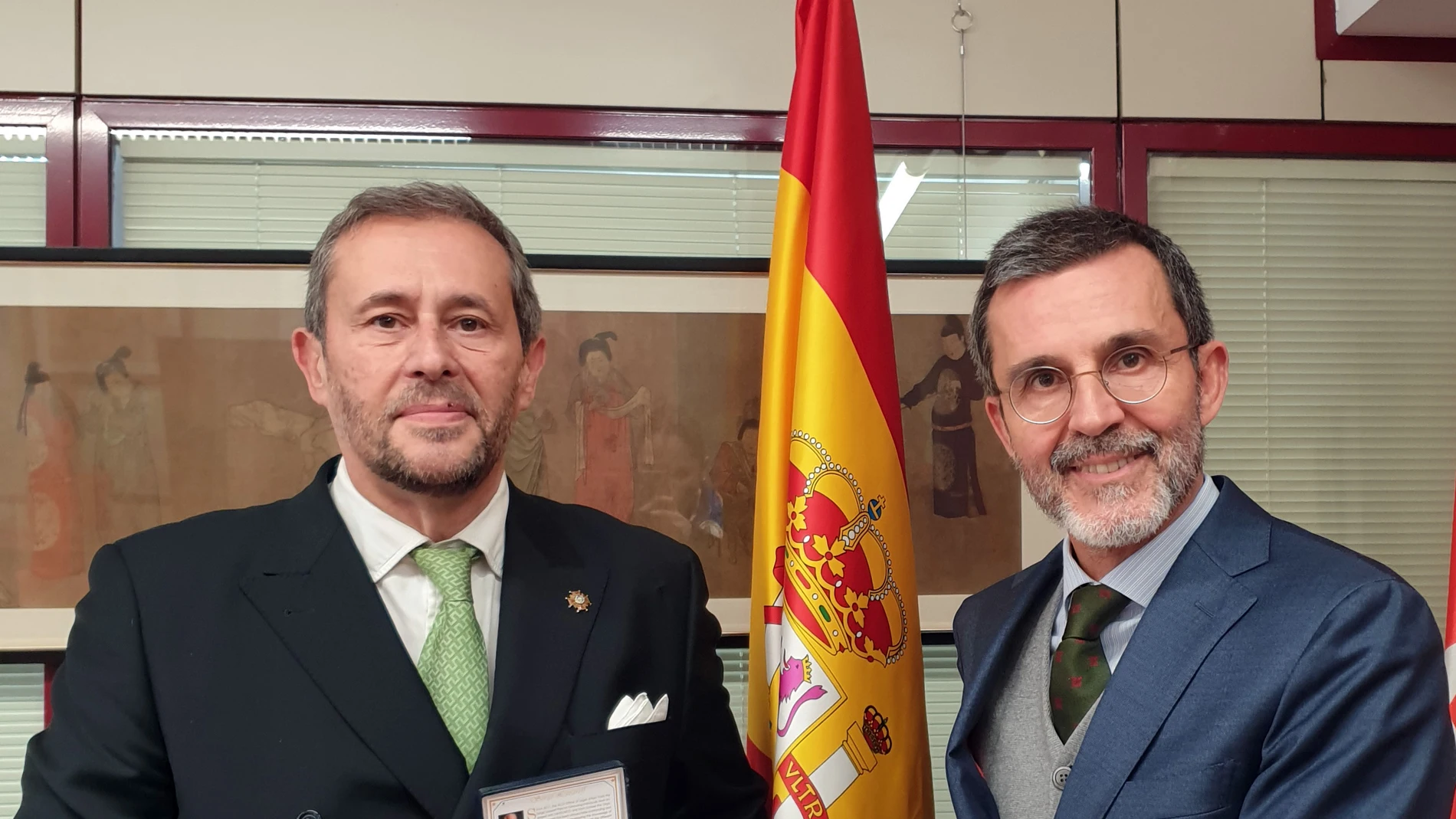 El jurista segoviano Alfonso de Ceballos-Escalera y Gila recoge el reconocimiento de la OTAN