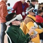 Imagen de participantes en el Salón de videojuegos de Tomares (Sevilla).