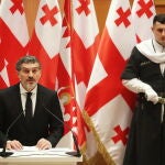 El prorruso Mikheil Kavelashvili pronuncia un discurso durante su toma de posesión como presidente de Georgia