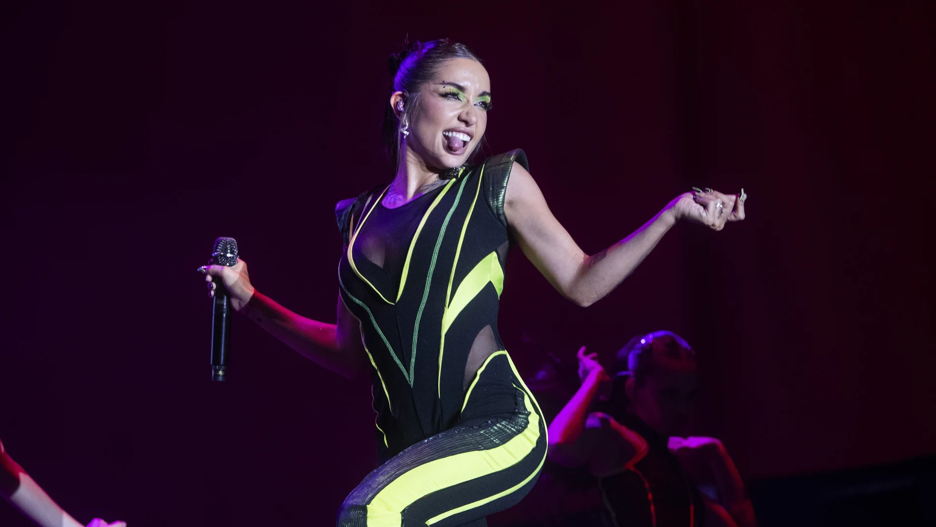 La 'nena de Argentina', María Becerra, durante su actuación en la primera jornada del Festival Cruilla que se celebra en Parc del Fòrum de Barcelona.