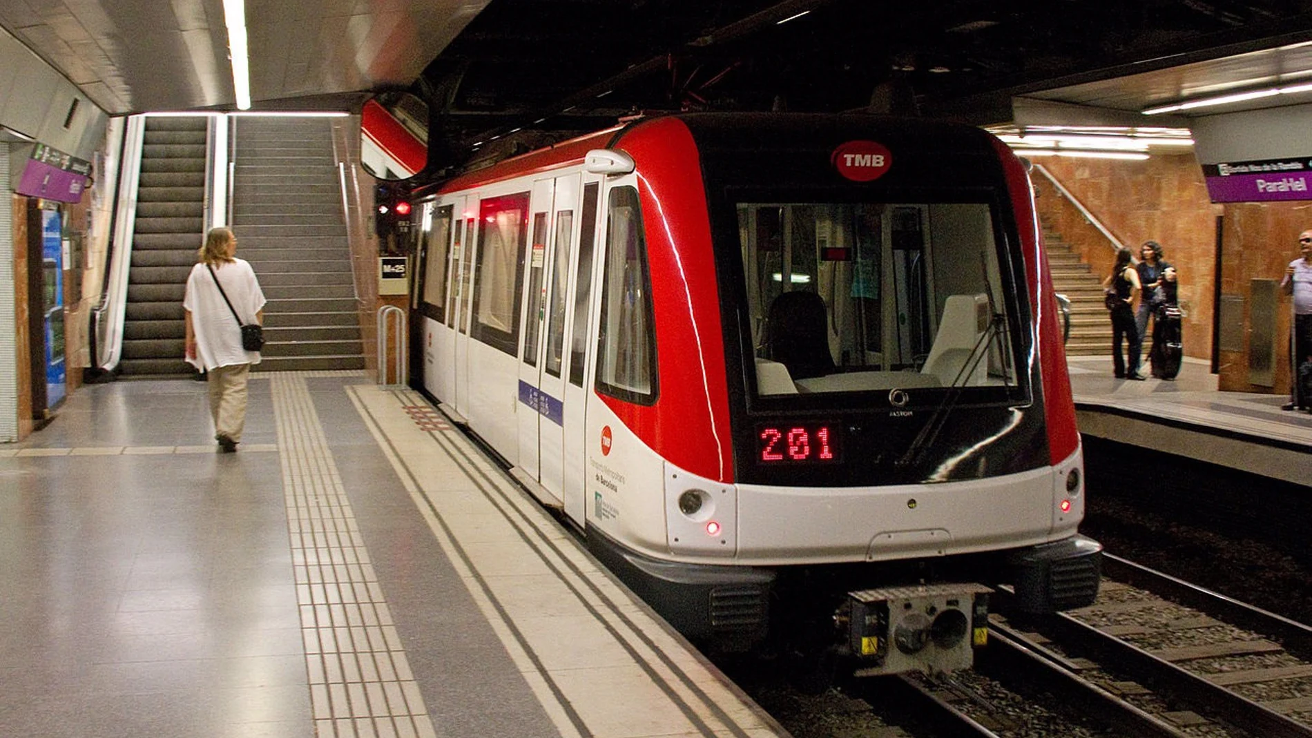 El Metro de Barcelona funcionará 43 horas sin interrupción por Fin de Año