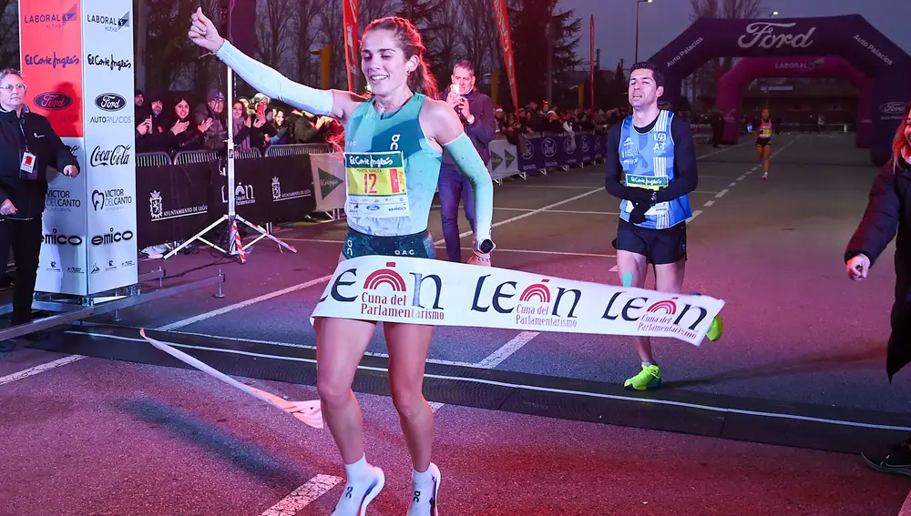 Marta García y Dani Arce, ganadores de la XXVII San Silvestre de León