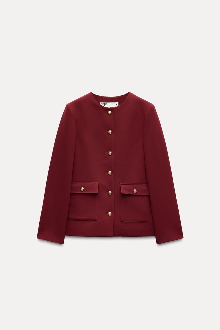 Blazer burdeos.