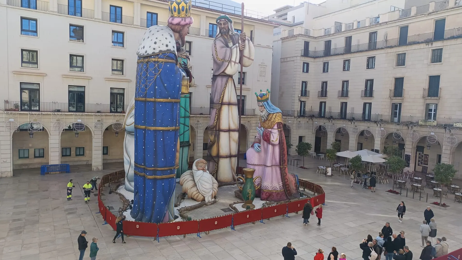 Imagen del Belén de récord guiness que está ubicado en la plaza del Ayuntamiento de Alicante