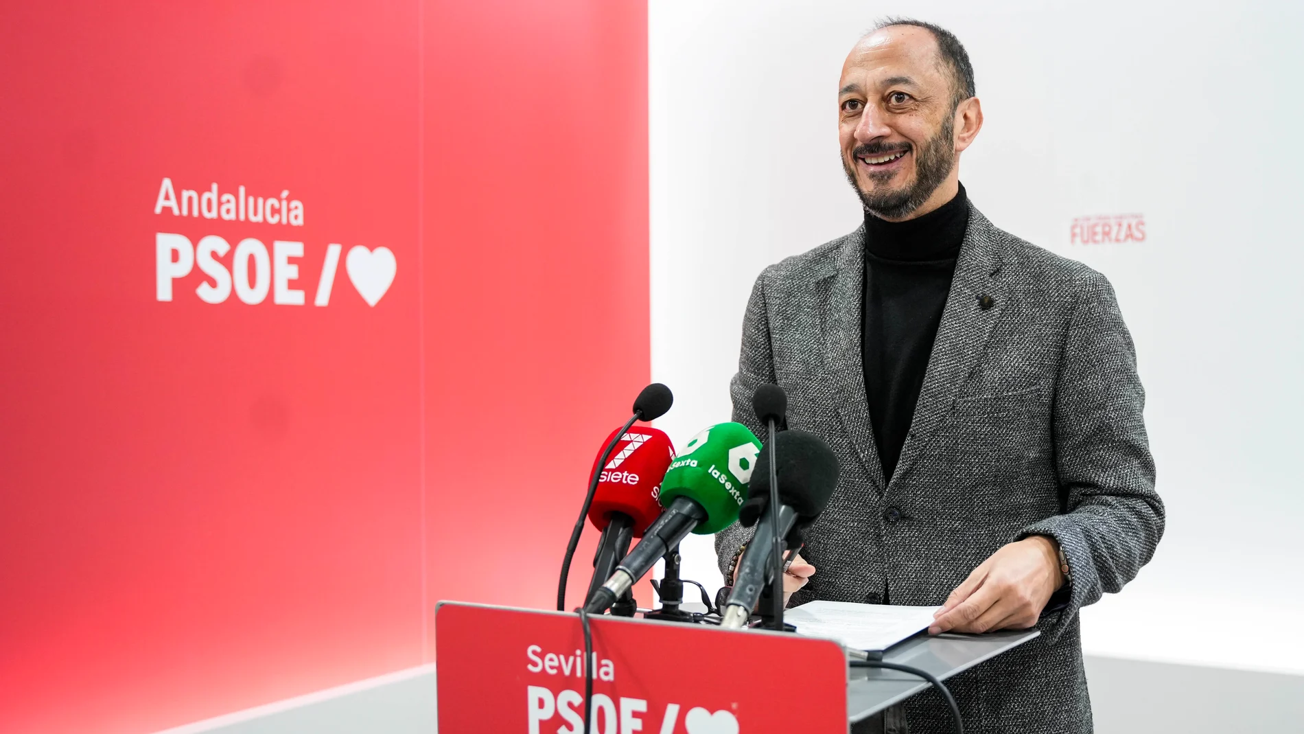 El secretario de Política Institucional y Formación del PSOE y vicepresidente del Congreso, Alfonso Rodríguez Gómez de Celis, ofrece una rueda de prensa sobre asuntos de actualidad en la Sede Provincial del PSOE, a 30 de diciembre de 2024 en Sevilla (Andalucía, España). El secretario de Política Institucional y Formación del PSOE y vicepresidente del Congreso, Alfonso Rodríguez Gómez de Celis, ha realizado una valoración del año político en este penúltimo día del año en la Sede Provincial del...
