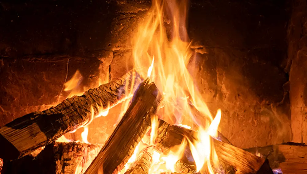 Así es el fuego que protege y transforma las navidades gallegas
