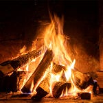 Así es el fuego que protege y transforma las navidades gallegas